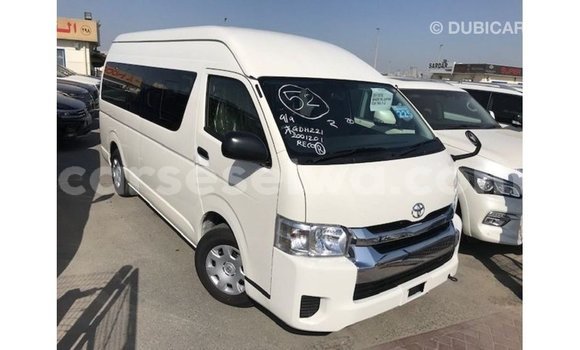 Acheter Import Voiture Toyota Hiace Blanc à Import - Dubai, East Mahé Acheter Import Voiture Toyota Hiace Blanc à Import - Dubai, East Mahé