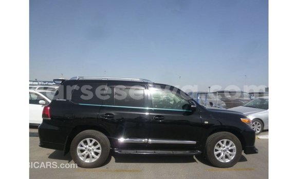 Buy Import Toyota Land Cruiser Black Car in Import - Dubai in East Mahé Buy Import Toyota Land Cruiser Black Car in Import - Dubai in East Mahé