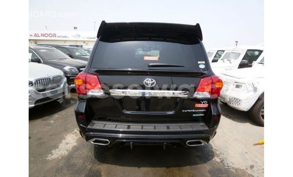 Acheter Import Voiture Toyota Land Cruiser Noir à Import - Dubai, East Mahé Acheter Import Voiture Toyota Land Cruiser Noir à Import - Dubai, East Mahé