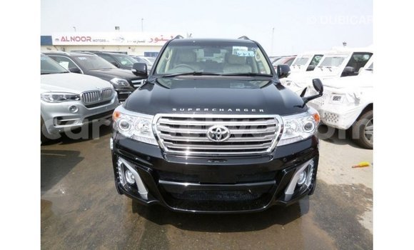 Acheter Import Voiture Toyota Land Cruiser Noir à Import - Dubai, East Mahé Acheter Import Voiture Toyota Land Cruiser Noir à Import - Dubai, East Mahé