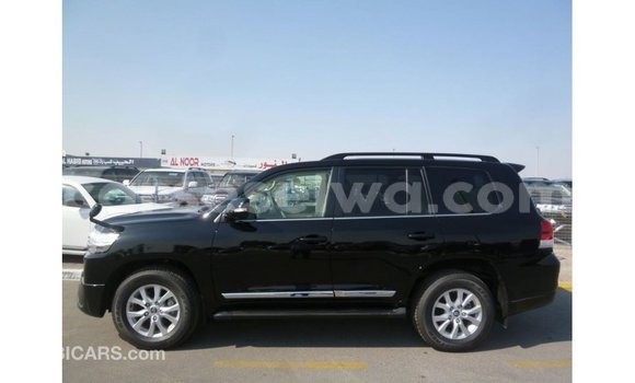 Buy Import Toyota Land Cruiser Black Car in Import - Dubai in East Mahé Buy Import Toyota Land Cruiser Black Car in Import - Dubai in East Mahé