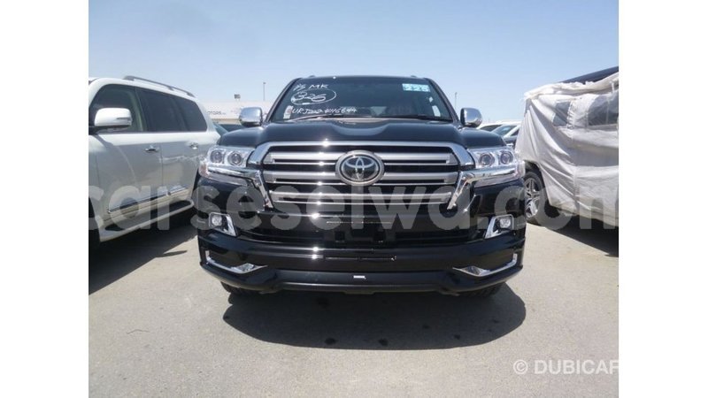 Big with watermark toyota land cruiser east mahe import dubai 6161