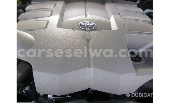 Acheter Import Voiture Toyota Land Cruiser Blanc à Import - Dubai, East Mahé Acheter Import Voiture Toyota Land Cruiser Blanc à Import - Dubai, East Mahé