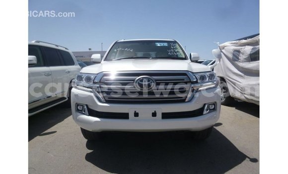 Buy Import Toyota Land Cruiser White Car in Import - Dubai in East Mahé Buy Import Toyota Land Cruiser White Car in Import - Dubai in East Mahé