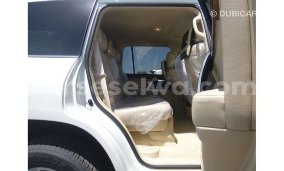 Buy Import Toyota Land Cruiser White Car in Import - Dubai in East Mahé Buy Import Toyota Land Cruiser White Car in Import - Dubai in East Mahé