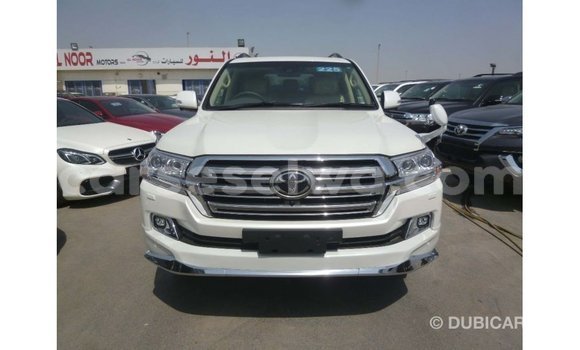 Buy Import Toyota Land Cruiser White Car in Import - Dubai in East Mahé Buy Import Toyota Land Cruiser White Car in Import - Dubai in East Mahé