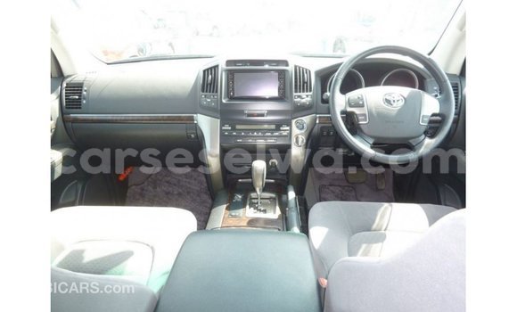 Buy Import Toyota Land Cruiser Other Car in Import - Dubai in East Mahé Buy Import Toyota Land Cruiser Other Car in Import - Dubai in East Mahé