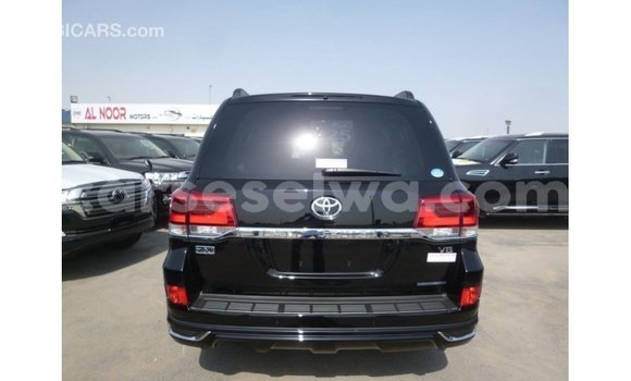 Buy Import Toyota Land Cruiser Black Car in Import - Dubai in East Mahé Buy Import Toyota Land Cruiser Black Car in Import - Dubai in East Mahé
