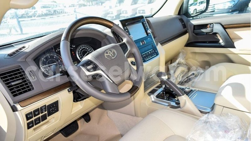 Big with watermark toyota land cruiser east mahe import dubai 6172