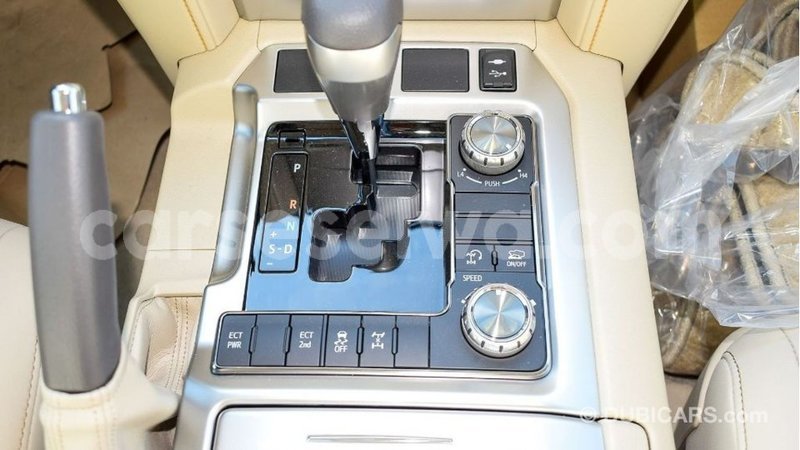 Big with watermark toyota land cruiser east mahe import dubai 6172