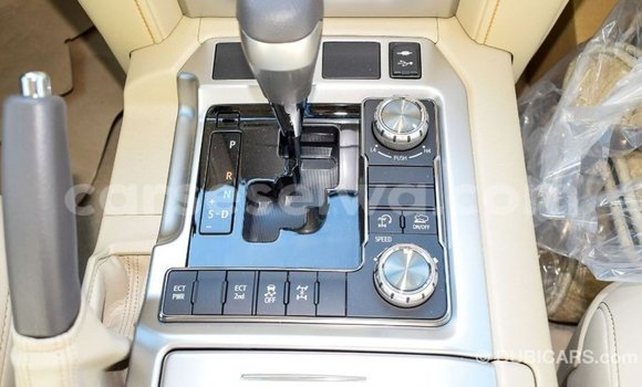 Acheter Import Voiture Toyota Land Cruiser Noir à Import - Dubai, East Mahé Acheter Import Voiture Toyota Land Cruiser Noir à Import - Dubai, East Mahé