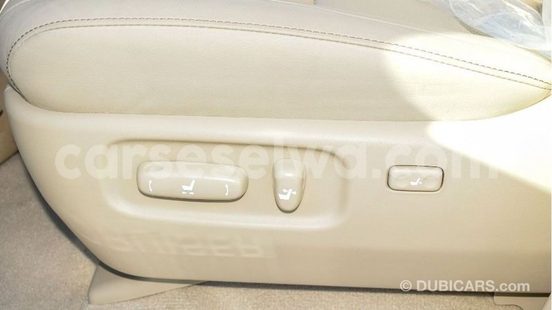 Big with watermark toyota land cruiser east mahe import dubai 6172