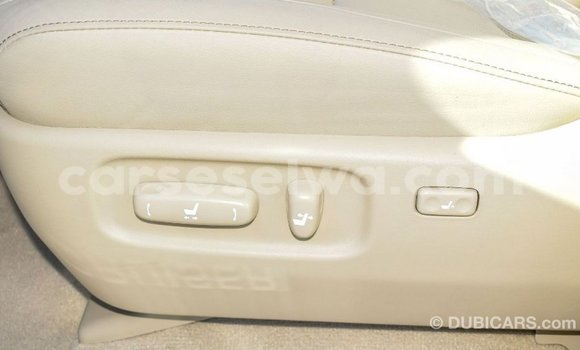 Acheter Import Voiture Toyota Land Cruiser Noir à Import - Dubai, East Mahé Acheter Import Voiture Toyota Land Cruiser Noir à Import - Dubai, East Mahé