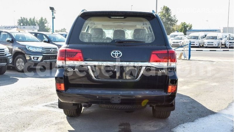 Big with watermark toyota land cruiser east mahe import dubai 6172