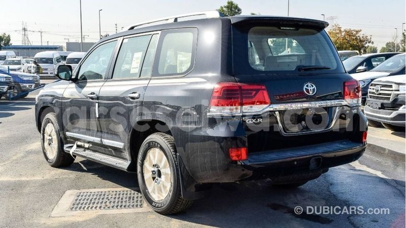 Big with watermark toyota land cruiser east mahe import dubai 6172