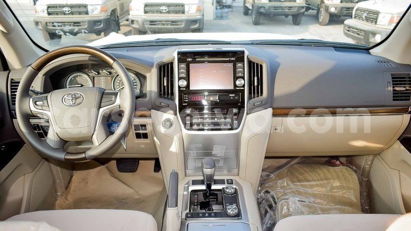 Big with watermark toyota land cruiser east mahe import dubai 6173