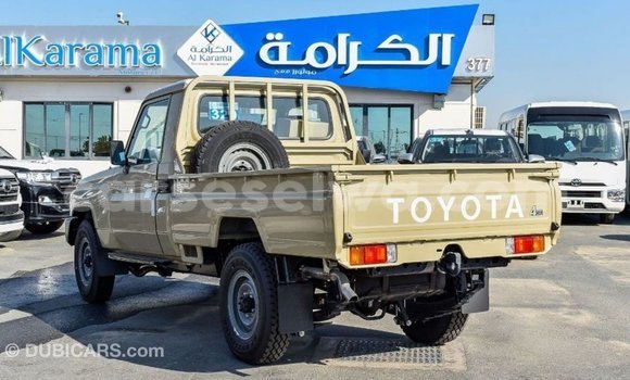 Acheter Import Voiture Toyota Land Cruiser Beige à Import - Dubai, East Mahé Acheter Import Voiture Toyota Land Cruiser Beige à Import - Dubai, East Mahé