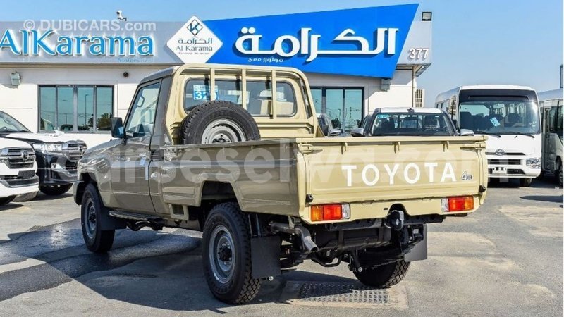 Big with watermark toyota land cruiser east mahe import dubai 6180