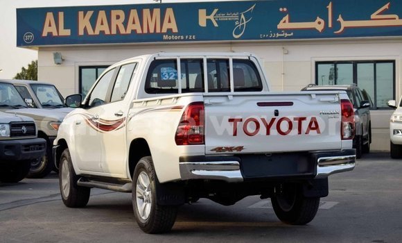 Acheter Import Voiture Toyota Hilux Blanc à Import - Dubai, East Mahé Acheter Import Voiture Toyota Hilux Blanc à Import - Dubai, East Mahé