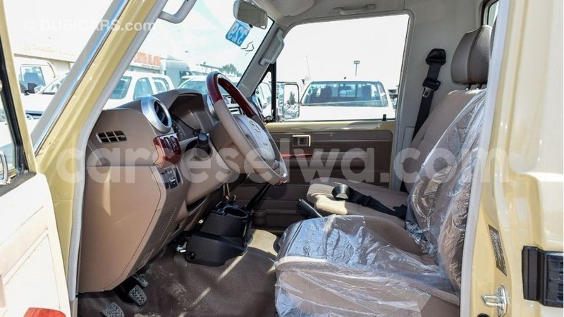 Big with watermark toyota land cruiser east mahe import dubai 6183