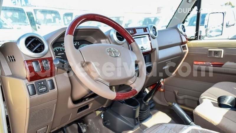 Big with watermark toyota land cruiser east mahe import dubai 6183