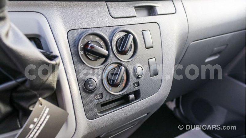 Big with watermark nissan urvan east mahe import dubai 6184