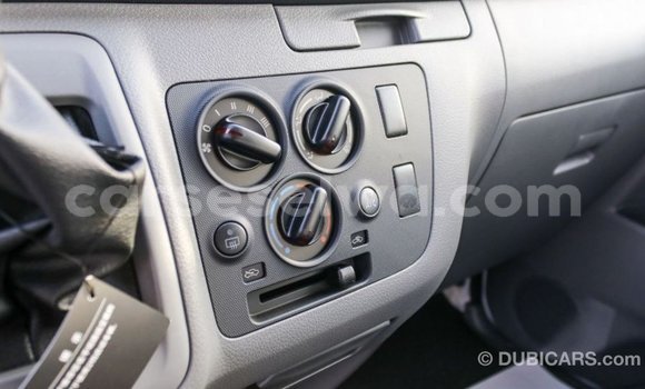 Acheter Import Voiture Nissan Urvan Blanc à Import - Dubai, East Mahé Acheter Import Voiture Nissan Urvan Blanc à Import - Dubai, East Mahé