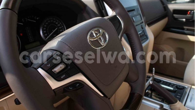 Big with watermark toyota land cruiser east mahe import dubai 6185
