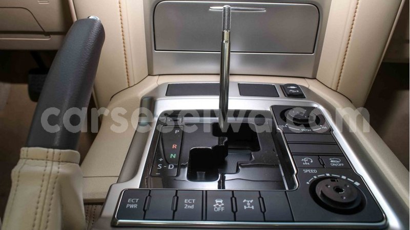 Big with watermark toyota land cruiser east mahe import dubai 6185