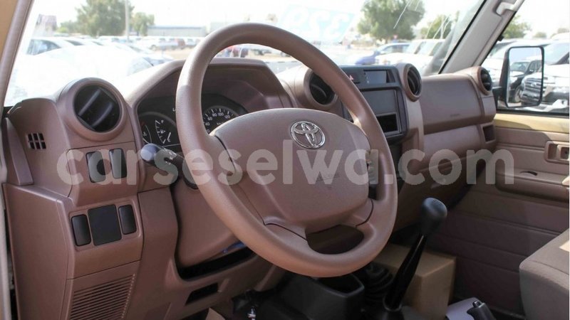 Big with watermark toyota land cruiser east mahe import dubai 6186