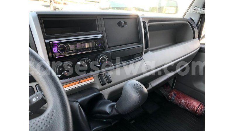 Big with watermark mitsubishi carisma east mahe import dubai 6190