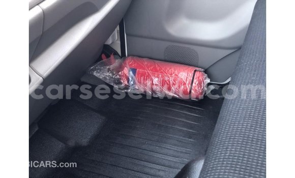 Acheter Import Voiture Mitsubishi Carisma Blanc à Import - Dubai, East Mahé Acheter Import Voiture Mitsubishi Carisma Blanc à Import - Dubai, East Mahé