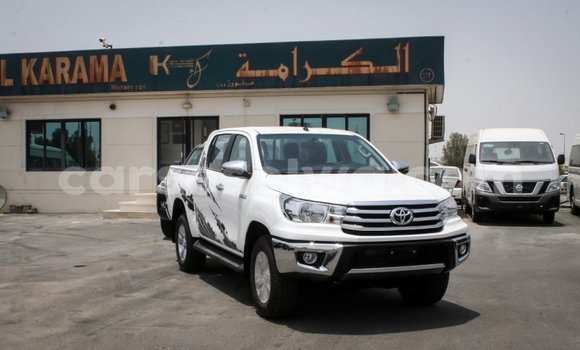 Acheter Import Voiture Toyota Hilux Blanc à Import - Dubai, East Mahé Acheter Import Voiture Toyota Hilux Blanc à Import - Dubai, East Mahé