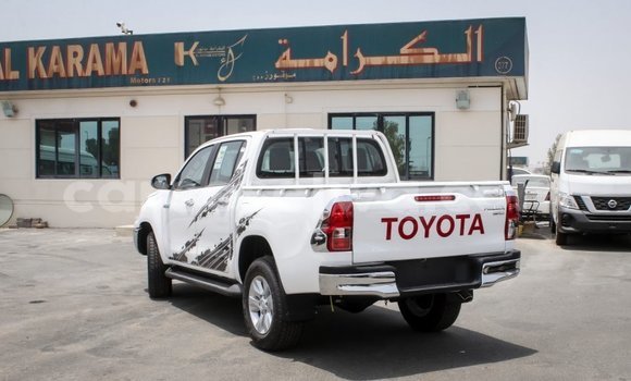Acheter Import Voiture Toyota Hilux Blanc à Import - Dubai, East Mahé Acheter Import Voiture Toyota Hilux Blanc à Import - Dubai, East Mahé