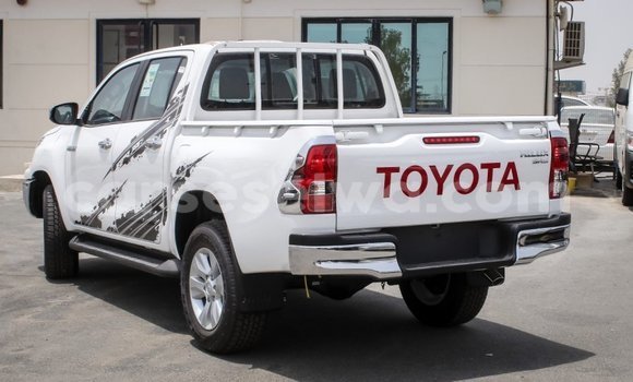 Acheter Import Voiture Toyota Hilux Blanc à Import - Dubai, East Mahé Acheter Import Voiture Toyota Hilux Blanc à Import - Dubai, East Mahé