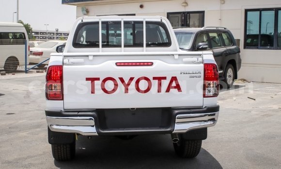 Acheter Import Voiture Toyota Hilux Blanc à Import - Dubai, East Mahé Acheter Import Voiture Toyota Hilux Blanc à Import - Dubai, East Mahé
