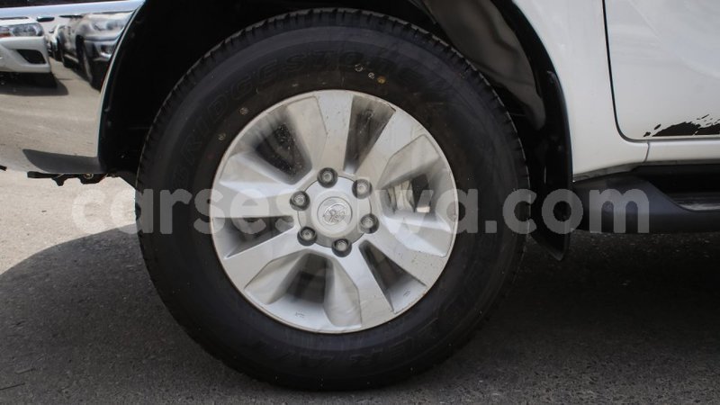 Big with watermark toyota hilux east mahe import dubai 6193