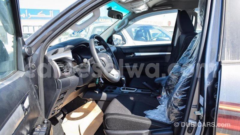 Big with watermark toyota hilux east mahe import dubai 6195