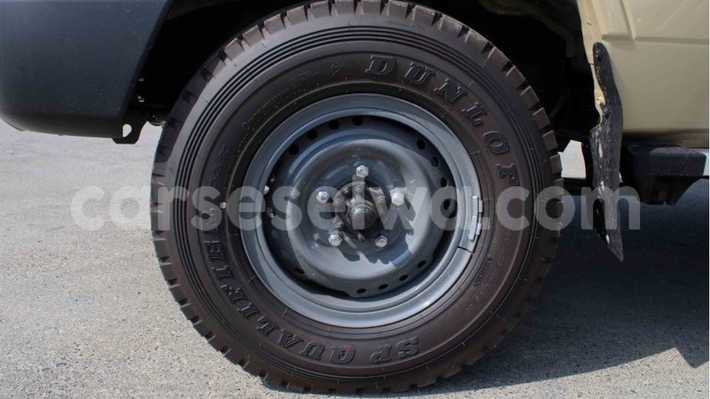Big with watermark toyota land cruiser east mahe import dubai 6196