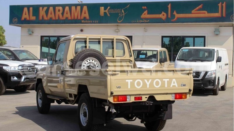 Big with watermark toyota land cruiser east mahe import dubai 6197
