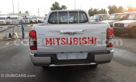 Acheter Import Voiture Mitsubishi L200 Blanc à Import - Dubai, East Mahé Acheter Import Voiture Mitsubishi L200 Blanc à Import - Dubai, East Mahé