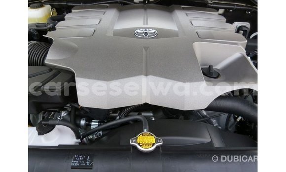 Buy Import Toyota Land Cruiser White Car in Import - Dubai in East Mahé Buy Import Toyota Land Cruiser White Car in Import - Dubai in East Mahé