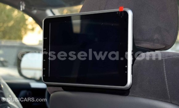 Acheter Import Voiture Toyota Land Cruiser Blanc à Import - Dubai, East Mahé Acheter Import Voiture Toyota Land Cruiser Blanc à Import - Dubai, East Mahé