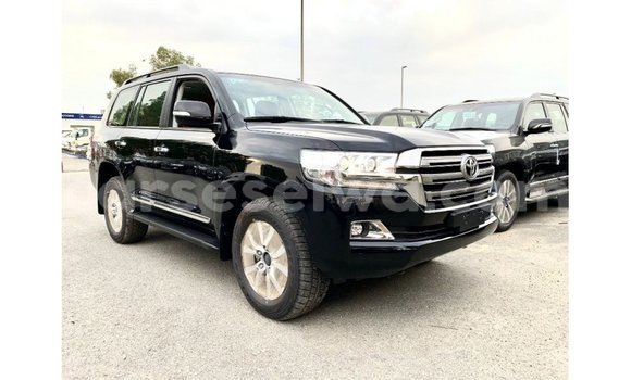 Acheter Import Voiture Toyota Land Cruiser Noir à Import - Dubai, East Mahé Acheter Import Voiture Toyota Land Cruiser Noir à Import - Dubai, East Mahé