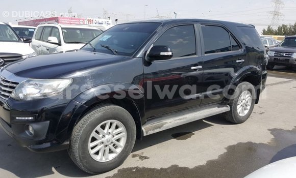 Acheter Import Voiture Toyota Fortuner Noir à Import - Dubai, East Mahé Acheter Import Voiture Toyota Fortuner Noir à Import - Dubai, East Mahé
