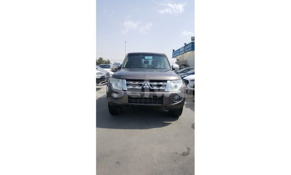 Acheter Import Voiture Mitsubishi Pajero Marron à Import - Dubai, East Mahé Acheter Import Voiture Mitsubishi Pajero Marron à Import - Dubai, East Mahé