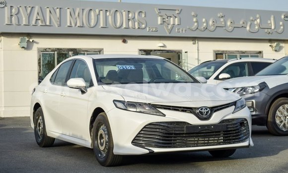 Acheter Import Voiture Toyota Camry Blanc à Import - Dubai, East Mahé Acheter Import Voiture Toyota Camry Blanc à Import - Dubai, East Mahé