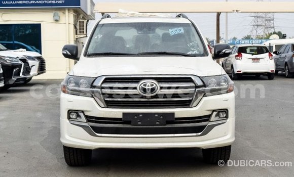 Acheter Import Voiture Toyota Land Cruiser Blanc à Import - Dubai, East Mahé Acheter Import Voiture Toyota Land Cruiser Blanc à Import - Dubai, East Mahé
