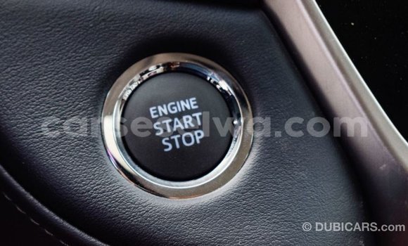 Acheter Import Voiture Toyota Land Cruiser Blanc à Import - Dubai, East Mahé Acheter Import Voiture Toyota Land Cruiser Blanc à Import - Dubai, East Mahé