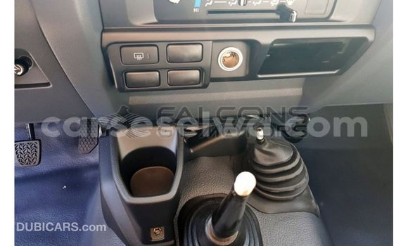Acheter Import Voiture Toyota Land Cruiser Blanc à Import - Dubai, East Mahé Acheter Import Voiture Toyota Land Cruiser Blanc à Import - Dubai, East Mahé